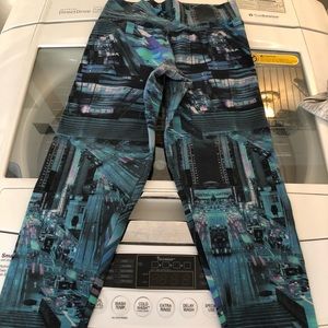 Onzie city capri leggingg